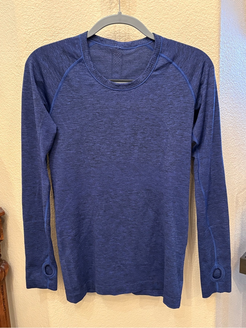 Lululemon Women Blue Swiftly Tech Long Sleeve Top Size 8